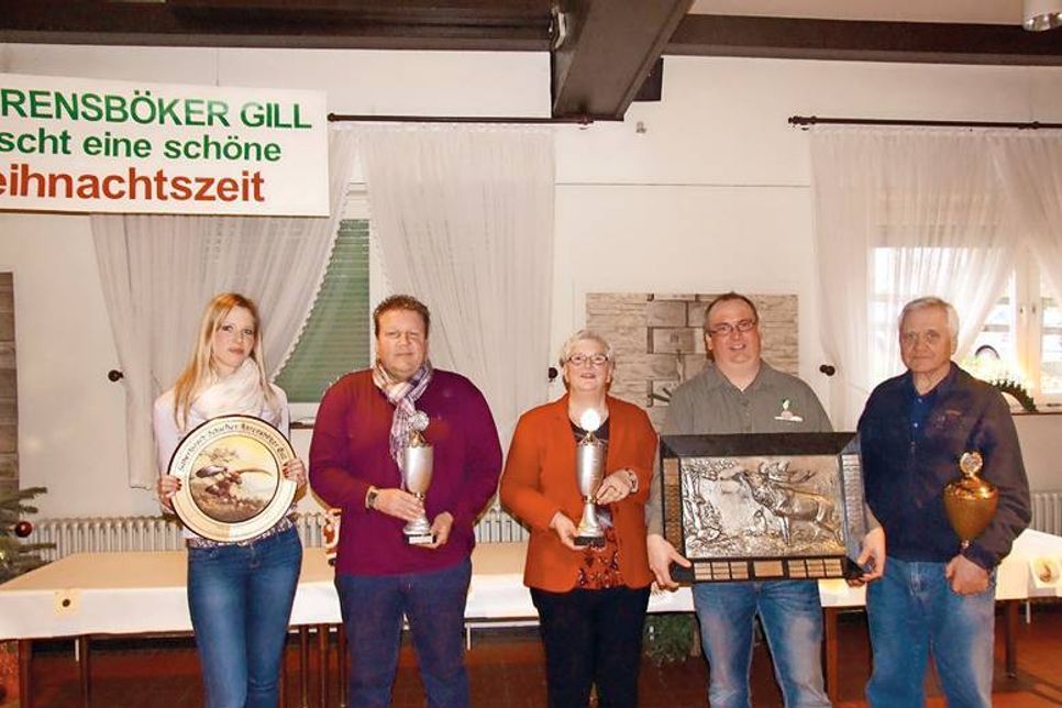 Die Gewinner des Silberhirsch-Schießens 2015: Tini Lüth (v.l.), Ralf Krakow, Karin Buck, Karsten Buck und Reinhard Josteit.