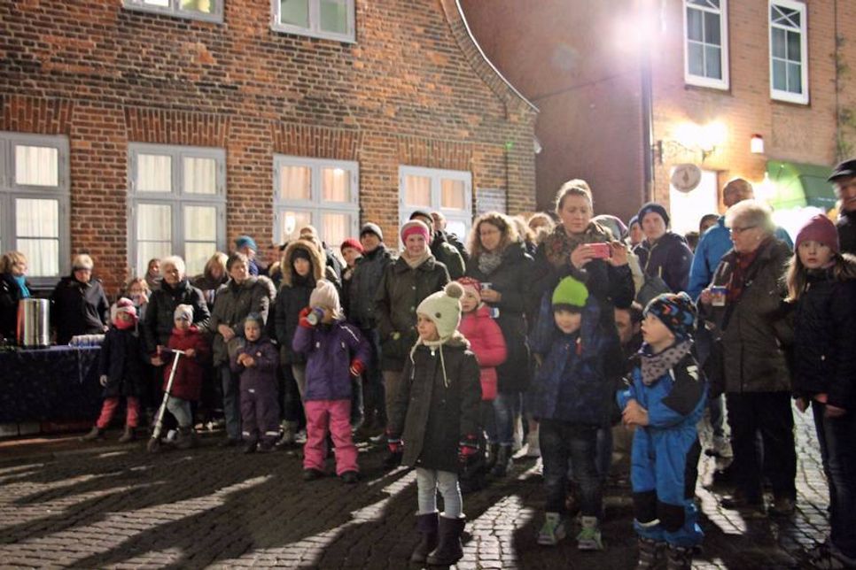 Viele Zuschauer wohnten der stimmungsvollen Veranstaltung bei.