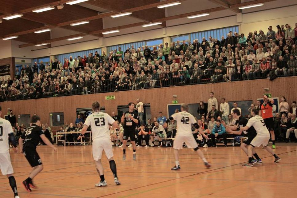 HSG-Spieler Tjark Müller (mit Ball) setzte immer wieder Akzente und erzielte drei Treffer.