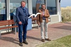 Bürgermeister Dieter Knoll (lks.) bei einem Termin mit Jan Schöttke im April 2022.