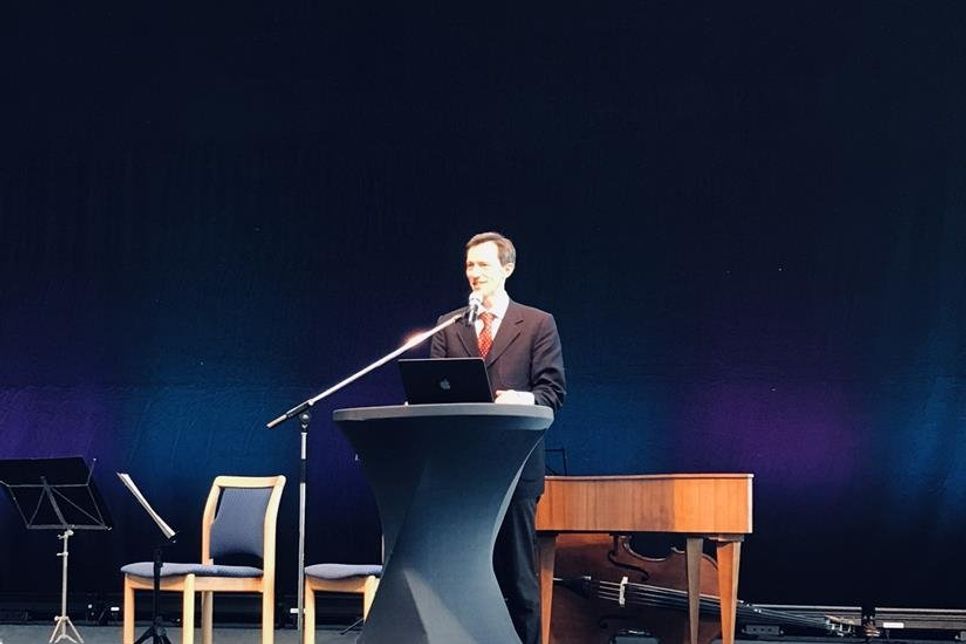 Prinz Philip Kiril von Preußen bei seiner Rede. (Foto: ancora Marina)