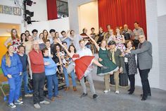 Das Musical „All shook up“ der Ratekauer Schüler und Lehrer (hier beim Sponsorentermin) war ein Riesenerfolg und wurde mit Standing Ovations gefeiert. (Foto: Setje-Eilers)