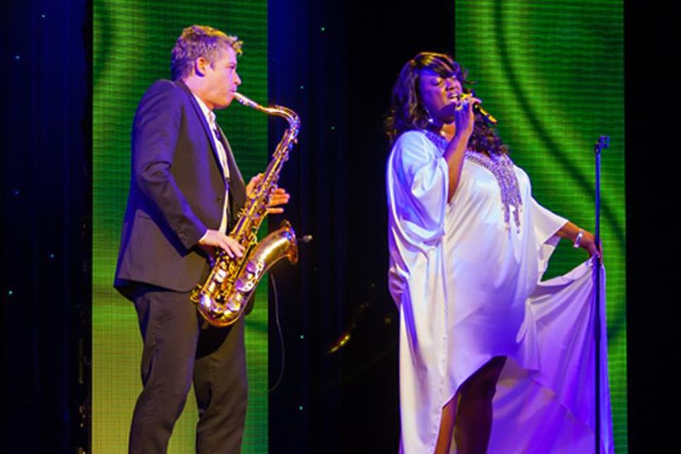 Terri Green Project begeistert das Publikum beim Konzert „Immer wieder dienstags“ in Kellenhusen.