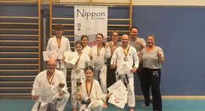 Die erfolgreichen Schüler aus dem Nippon Dojo Grömitz mit ihren Trainern.