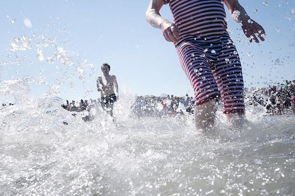 Am kommenden Samstag findet das traditionelle Anbaden in Travemünde statt.
