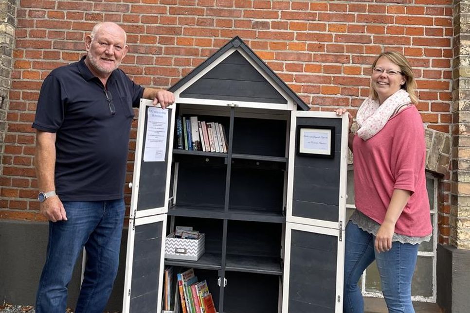 Bücherschrank ab jetzt in Neukirchen