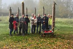 Der Tourismusverein Kellenhusen hat 1.000 Blumenzwiebeln auf dem Grünstreifen am Ortseingang gepflanzt.