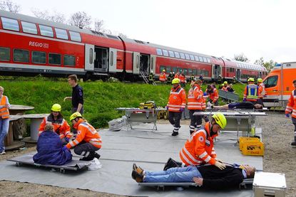 Mai: 70 Rettungskräfte übten Ernstfall im Regionalzug.