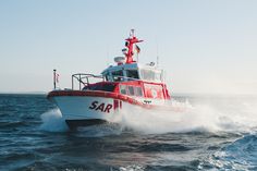 Das Seenotrettungsboot Hans Ingwersen machte sich auf dem Weg zur gekenterten Jolle.