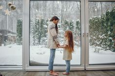 Die verbauten Fenster in Haus oder Wohnung haben eine große Auswirkung auf den Energieverbrauch.