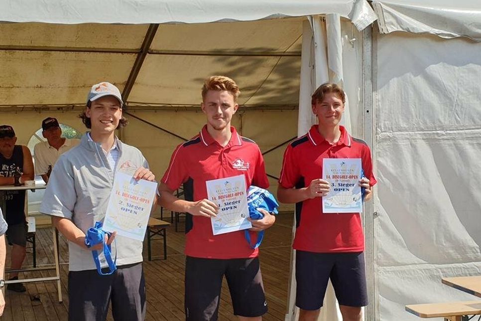 Die Sieger der Division Open: Bonaventura Amann (2. Platz), Timo Hartmann (1. Platz)und Joris Richter (3. Platz), (v. lks.).