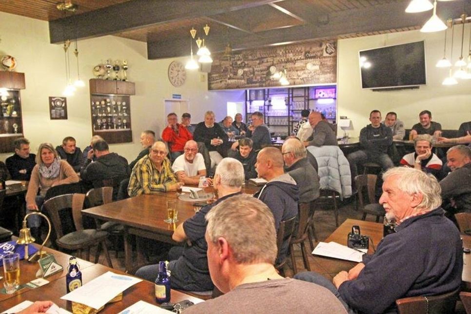 Die Versammlung im Sportheim des TSV Stein war gut besucht.