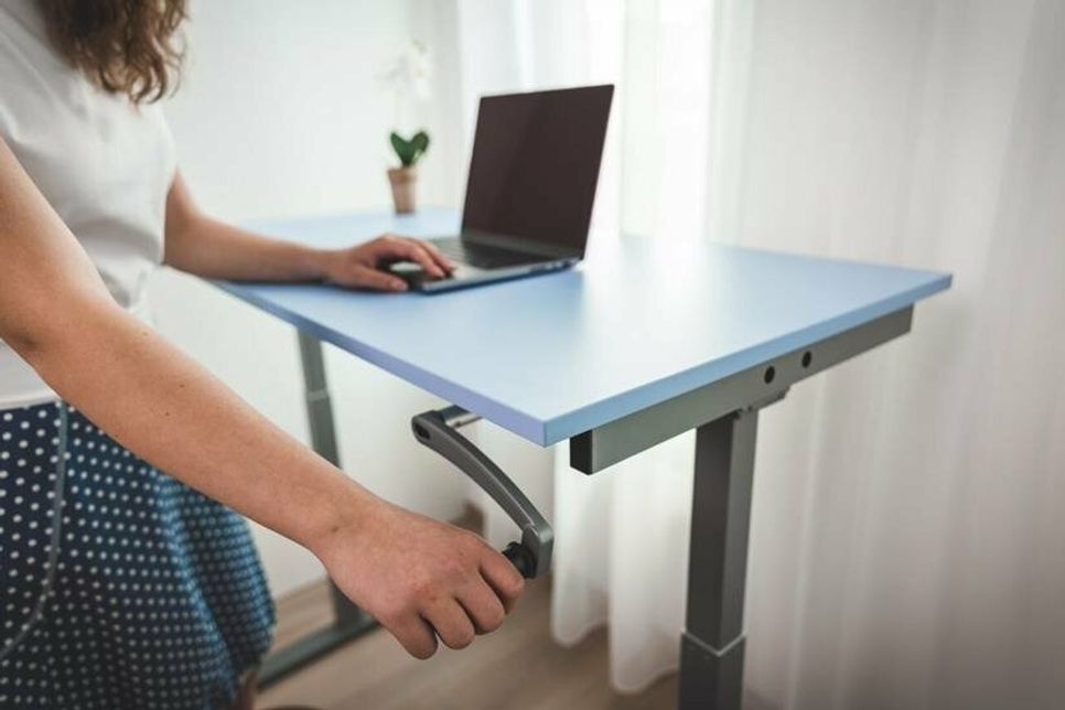 Kurbel höhenverstellbarer Schreibtisch Liftor