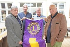 Bernd Ahlgrimm, Wolfgang Engel, Beiratsvorsitzender der Stiftung Lions Club Eutin Detlev Küfe und Präsident Dr. Joachim Rinke (von links) freuen sich auf viele Bewerbungen