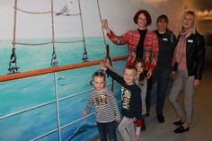 Anne Kraatz, Marianne Garling und Ulrike Reimers-Wölwer (v. lks.) begaben sich gemeinsam mit drei Kindern „an Deck“.