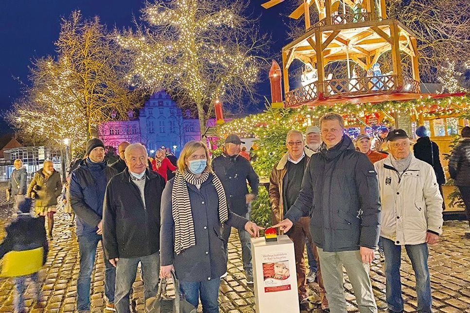 Gaben in der vergangenen Woche den Startschuss für das WeihnachtsErlebnis 2021: Stadtpräsidentin Wiebke Zweig und Bürgermeister Dr. Uwe Brinkmann.