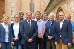 MdB Ingo Gädechens (4. v. lks.) traf sich mit den Verantwortlichen um das Kloster Cismar.