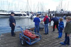 Zahlreiche Boote wurden von den Jugendlichen zu Wasser gelassen.