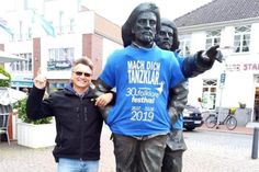Hans Böttcher heißt der glückliche Gewinner des Selfie-Gewinnspiels. Er darf sich über zwei Karten für das Sasha-Konzert freuen.