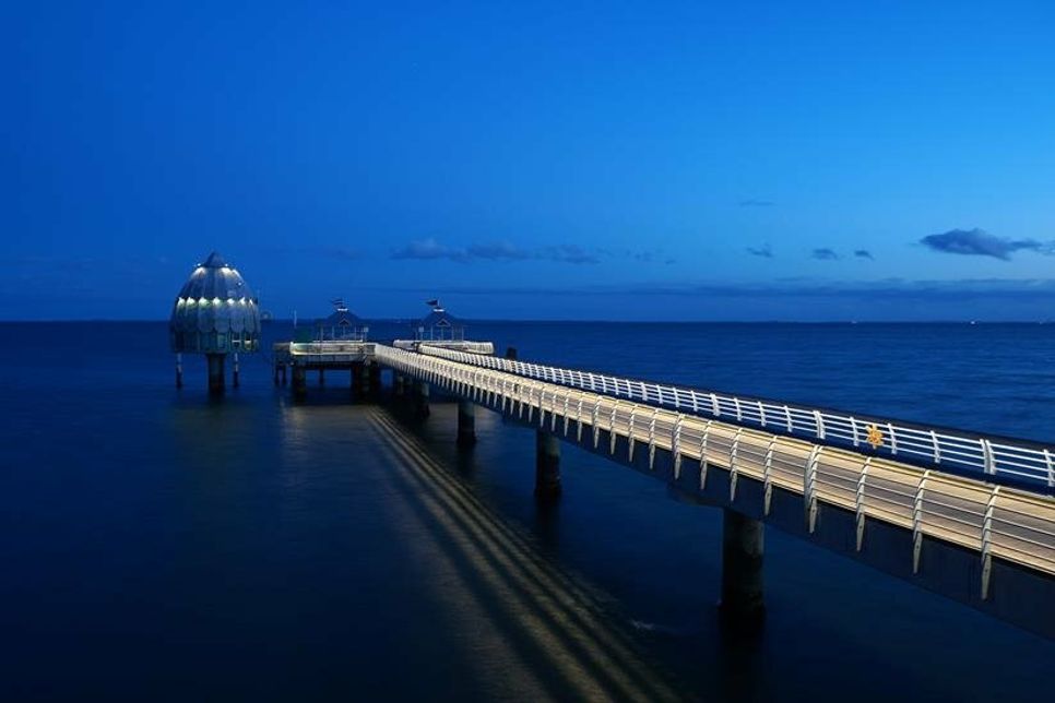 Klaus Erlwein setzte die Grömitzer Seebrücke zur blauen Stunde perfekt in Szene.