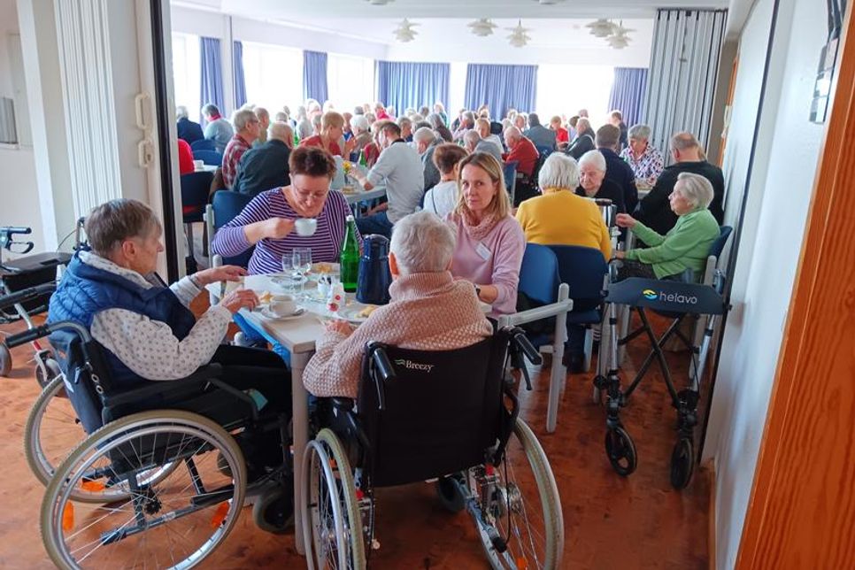 Die Seniorinnen und Senioren hatten Gelegenheiten, sich zu unterhalten und auszutauschen.