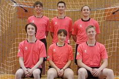 Das sind die Neuen: Finn Mennerich, Katharina Tock, Kristof Kiraly (vorne v. lks.) und  Jonas Schuhmacher, Luca Wienberg, Johannes Noll (hinten v. lks.).