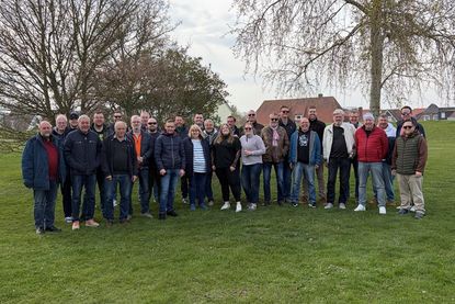 In gemischten Teams absolvierten die Teilnehmenden die insgesamt 18 Bahnen.