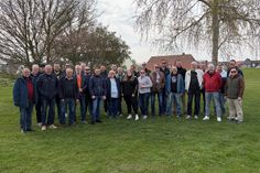 In gemischten Teams absolvierten die Teilnehmenden die insgesamt 18 Bahnen.