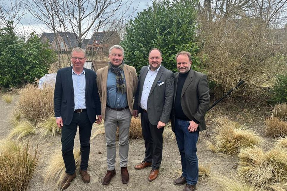 v.l.n.r.: Nils Hollerbach (Leiter Fachbereich Planung, Bau und Umwelt des Kreises Ostholstein), Holger Schou Rasmussen (Bürgermeister Lolland Kommune), Landrat Timo Gaarz, Stig Romer Winther (Geschäftsführer Femern Belt Development).