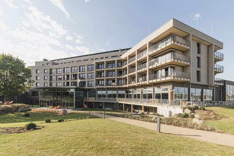 Das arborea Marina Resort Neustadt liegt direkt in der Lübecker Bucht und bietet seinen Gästen eine entspannte Atmosphäre, in der Natur und Erholung im Mittelpunkt stehen.