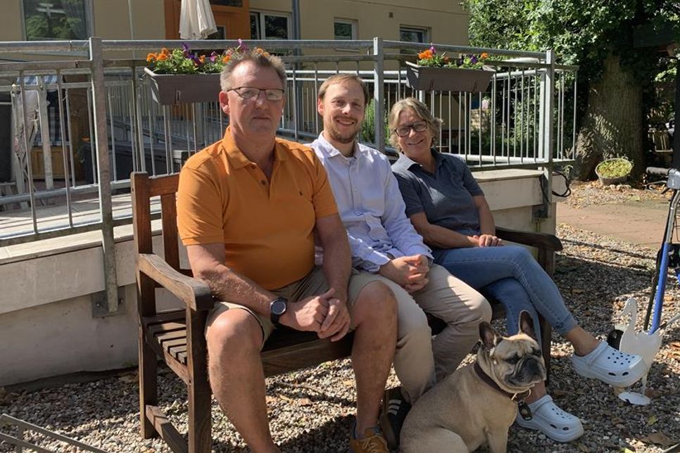 Carolina Paap, Jan-Ole Paap und Jochen Paap (v. re.) führen die Seniorenpension Erlenkamp in die Zukunft.