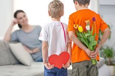 Jede Mutter freut sich, wenn ihre Kinder am Muttertag eine kleine Überraschung für sie bereithalten. Foto: djd/Emil/S.Kobold-Fotolia.