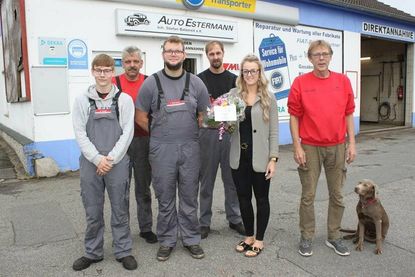 Rebecca Rahlf und das Team von Auto Estermann.