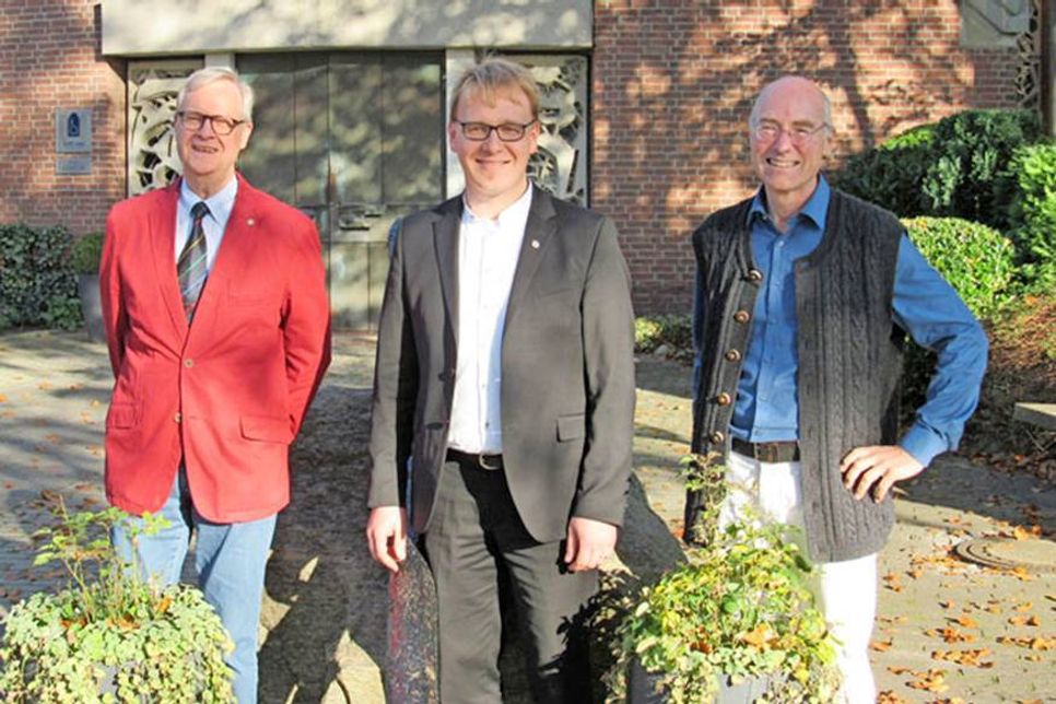 Rudolf Kohsiek (Vorsitzender Kirchengemeinderat Laboe), Pastor Daniel Kuhl, Vakanzpastor Wolfgang Stahnke