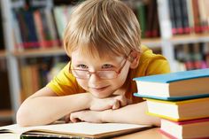 Mehr als jedes neunte Grundschulkind im Kreis Ostholstein im Alter von sechs bis zehn Jahren trägt bereits eine Brille. (Foto: AOK/hfr)