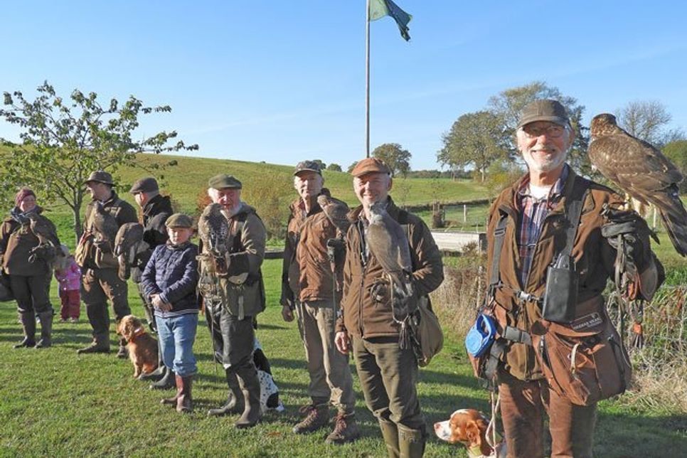 Seit 60 Jahren treffen sich die Falkner zur Beizjagd in Gothendorf.