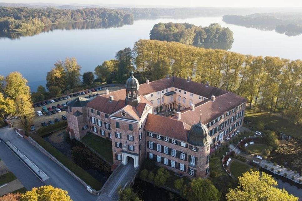 Drohnenaufnahme des Schlosses in Eutin. (Foto: Stoehrmann)