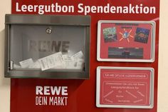 Rewe-Kunden spenden ihre Pfandbons zugunsten der Jugendfeuerwehr Grömitz.