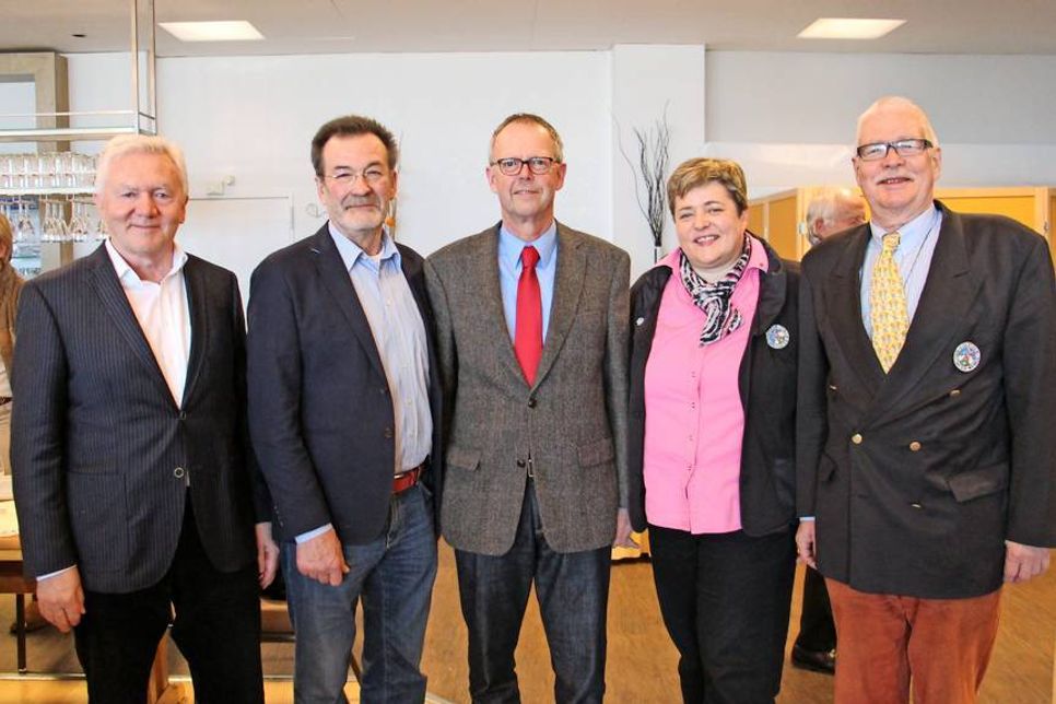 Der Vorstand: Schatzmeister Norbert Becker, 1. Vorsitzender Klaus Niepel, Schriftführer Ronald Bracker, Jugendwartin Steffi Buhtz und 2. Vorsitzender Hanjo Gaab (v. lks.).