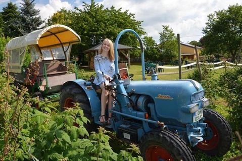 Der Hof verspricht gleichermaßen kleinen und großen Gästen einen erlebnisreichen Besuch. Foto: Tourismus-Service Grömitz.