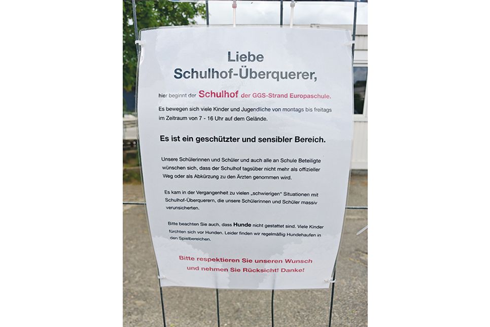 Schulhof der GGS Strand-Europaschule ist ab sofort für den Durchgangsverkehr gesperrt