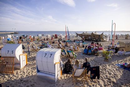 Musik im Strandkorb. (Foto: www.luebecker-bucht-ostsee.de)