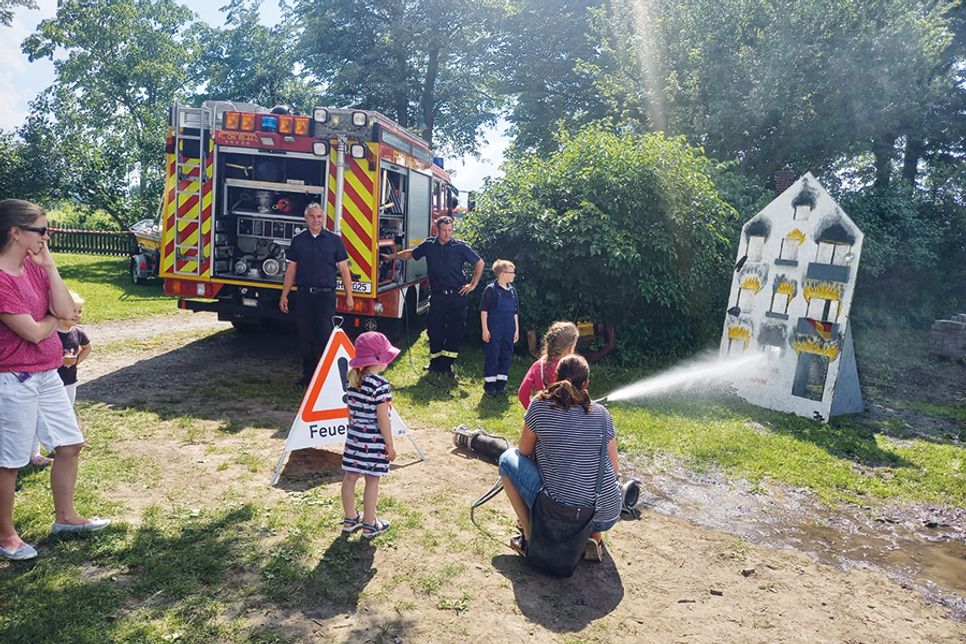 100 Jahre Freiwillige Feuerwehr Offendorf: Familienfest am Nachmittag, „Danz op de Deel“ am Samstagabend