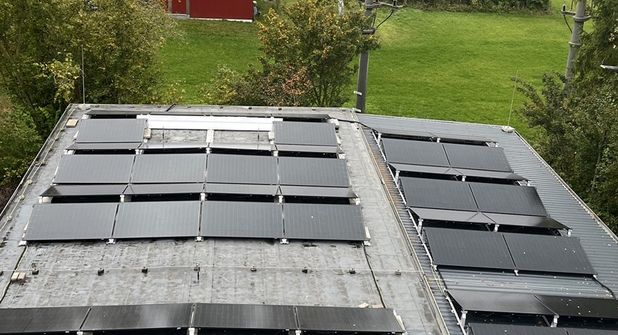 Auf den Dächern der beiden Umspannwerke sowie der Energiezentrale am Lübschen Mühlenberg entstehen derzeit moderne Photovoltaikanlagen.