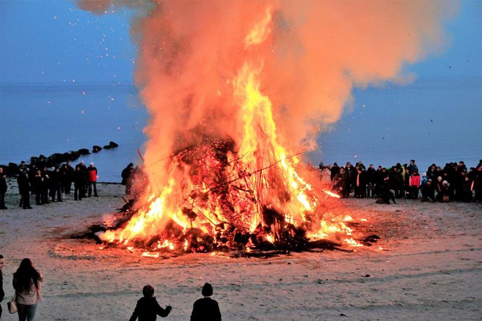 Am Samstag, dem 1. März werden am Strand von Dahme, Grömitz und Kellenhusen die Wintergeister vertrieben.