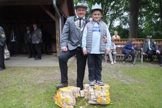 Gildekönig Felix Büttner mit seinem neffen, dem Kinderkönig Luca Büttner.