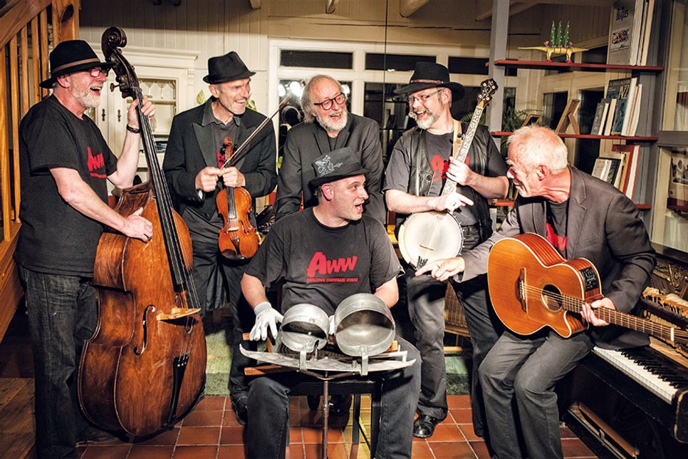 Feldsteinkirche Ratekau: Jubiläums- und Sommernachtskonzert der „Appeltown Washboard Worms“