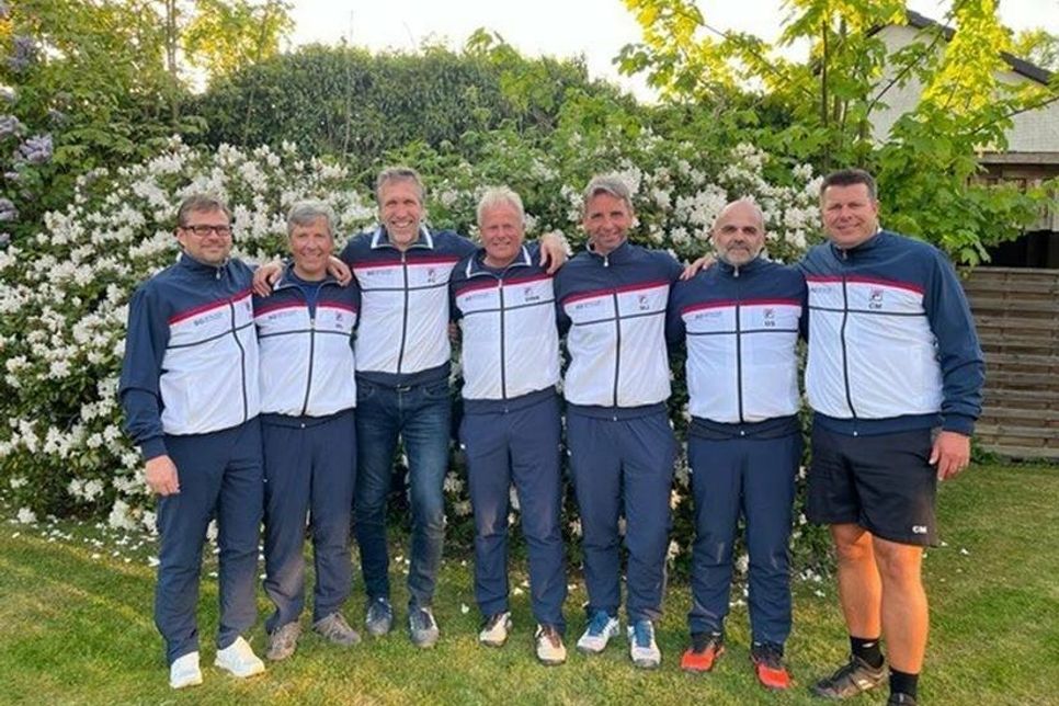 Die erfolgreiche Herren 50 Mannschaft: Udo Seidenkranz, Matthias Landmann, Frank Cordes, Dirk Weber-Klüver, Markus Janner, Olli Scheerer, Christian Müller (v. lks.).
