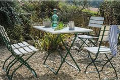 Neu im Angebot sind die hochwertigen Gartenmöbel.