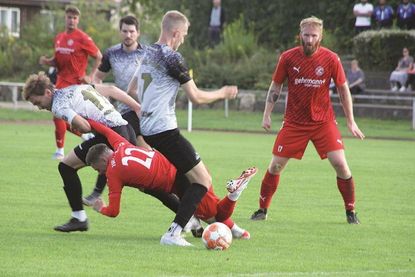 Zweikämpfe, hier mit Christian Witt (22.)